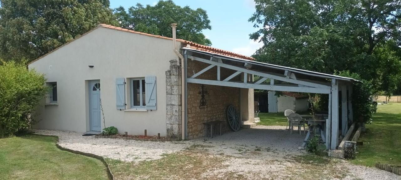 Le Clos Des Chevaliers Pons Eksteriør billede